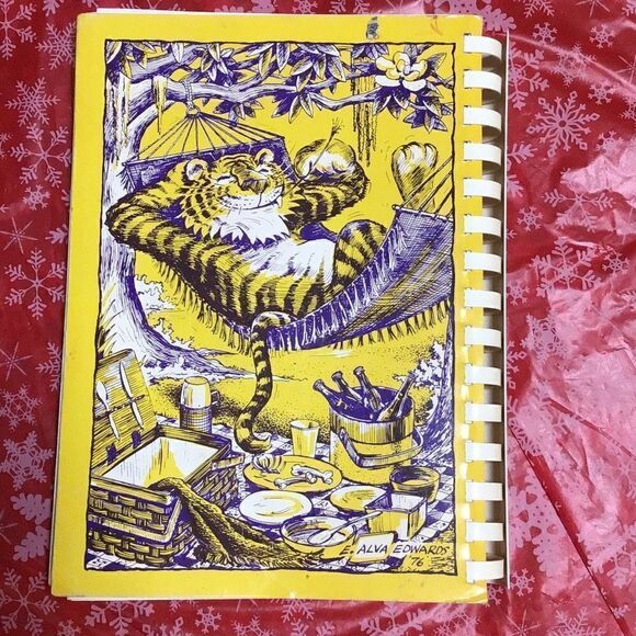 Cookbook vintage LSU Alumni Tiger Bait cookbook - Picture 2 of 6